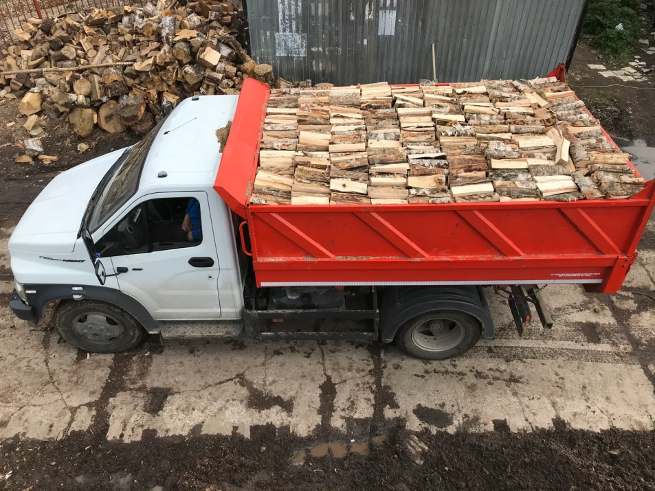 Склад дров компании Дровник в Новопетровском